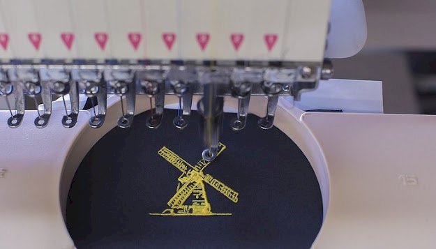 What are the Various Types of Embroidery Machines and Digitizing Software?