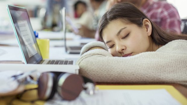 5 REASONS BEHIND EXCESSIVE DAYTIME SLEEPINESS