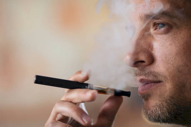 Vaping Long-term effects, benefits, and risks.